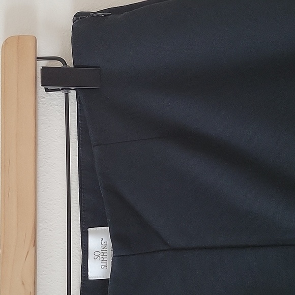 Chico's Black So Slimming Katharine Crop Pants Size Medium/10 - Picture 2 of 8